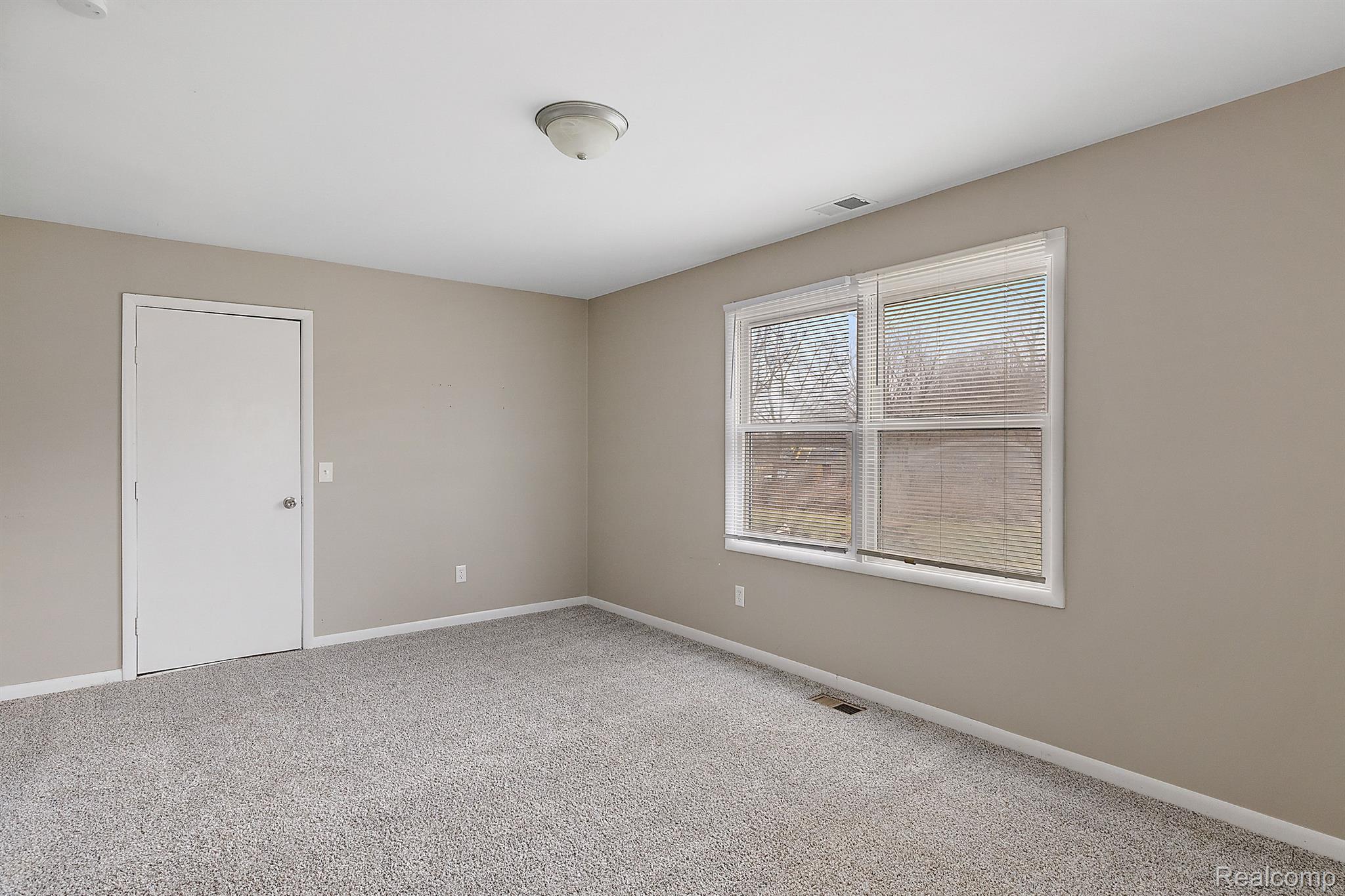 50727 Fairchild Road New Baltimore, MI 48051 - Photo 39 of 40 Gallery Image 39