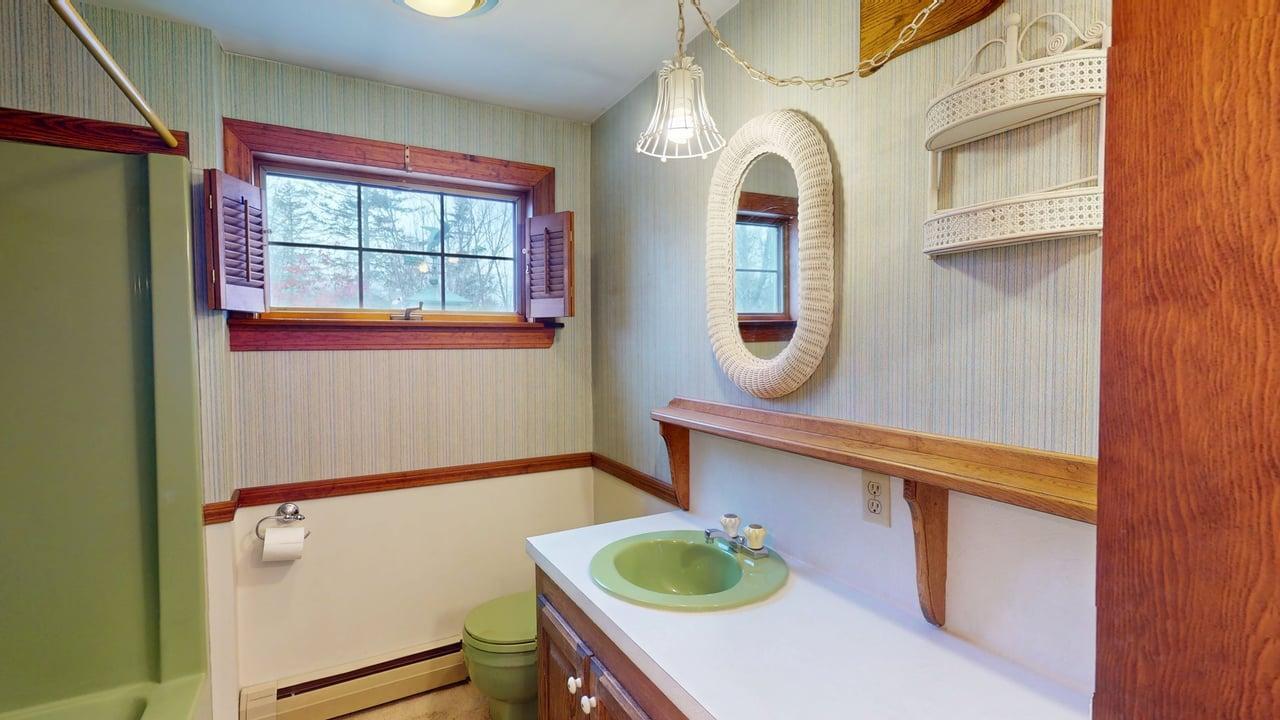 90 Woodridge Road Brewer, ME 04412 - Photo 43 of 77 Second Floor Full Bathroom