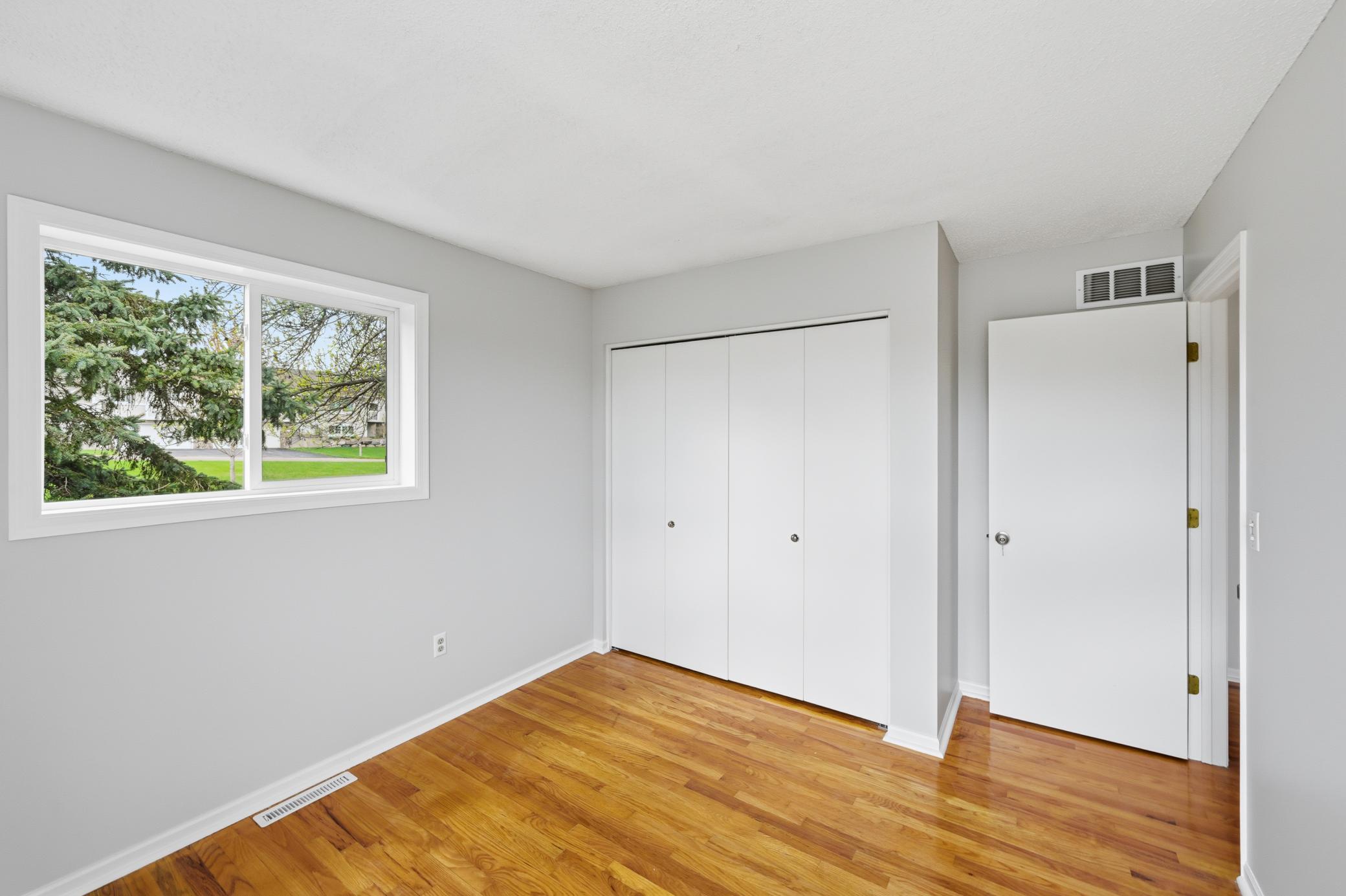 15964 Granada Avenue Apple Valley, MN 55124 - Photo 23 of 28