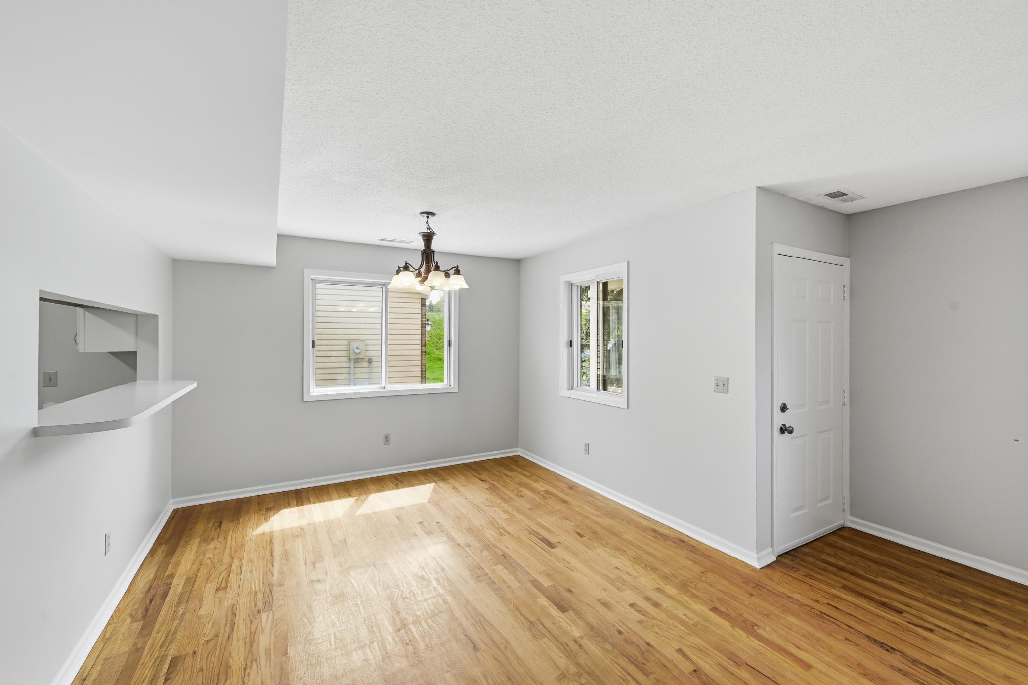 15964 Granada Avenue Apple Valley, MN 55124 - Photo 5 of 28