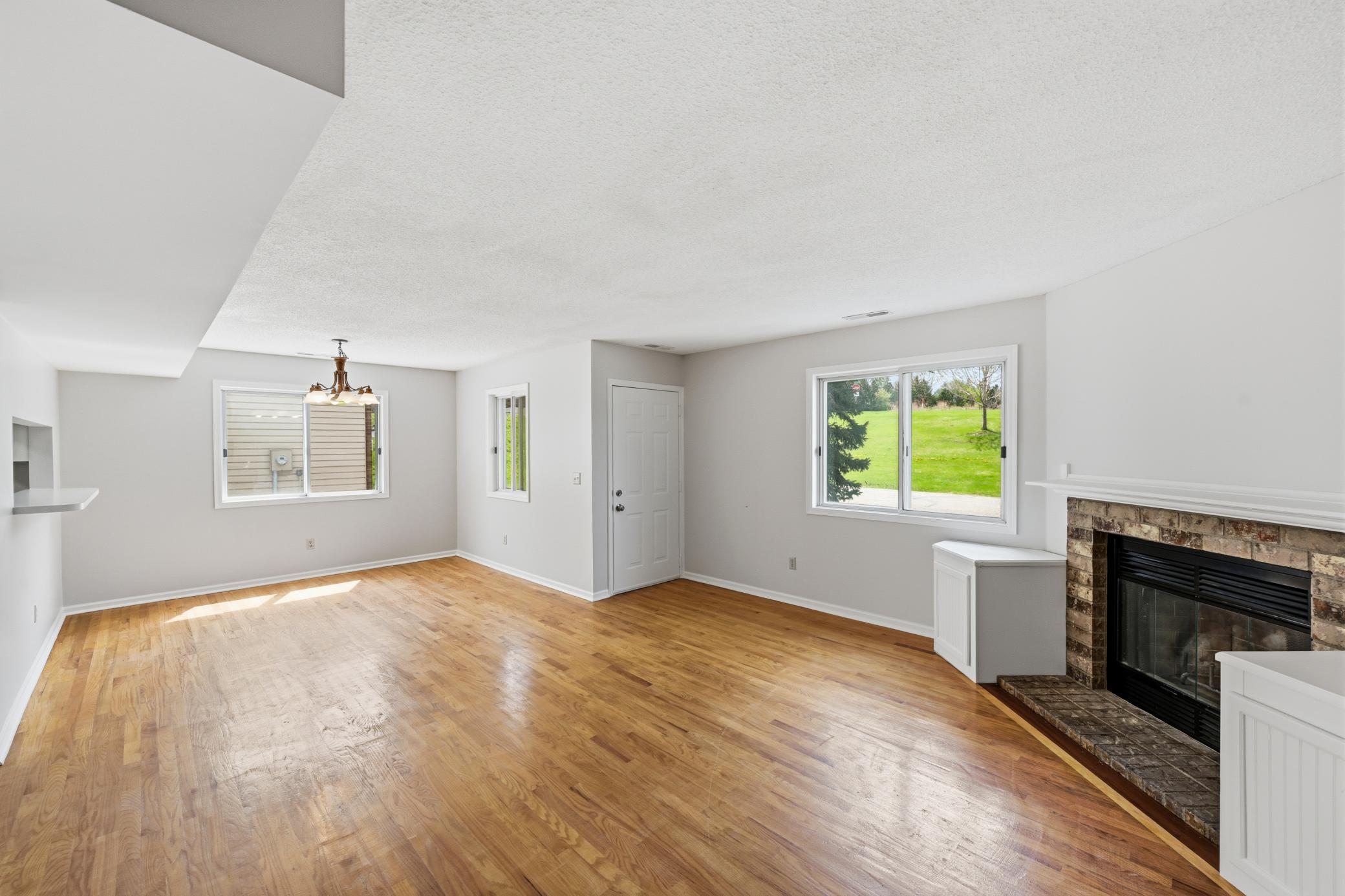 15964 Granada Avenue Apple Valley, MN 55124 - Photo 6 of 28