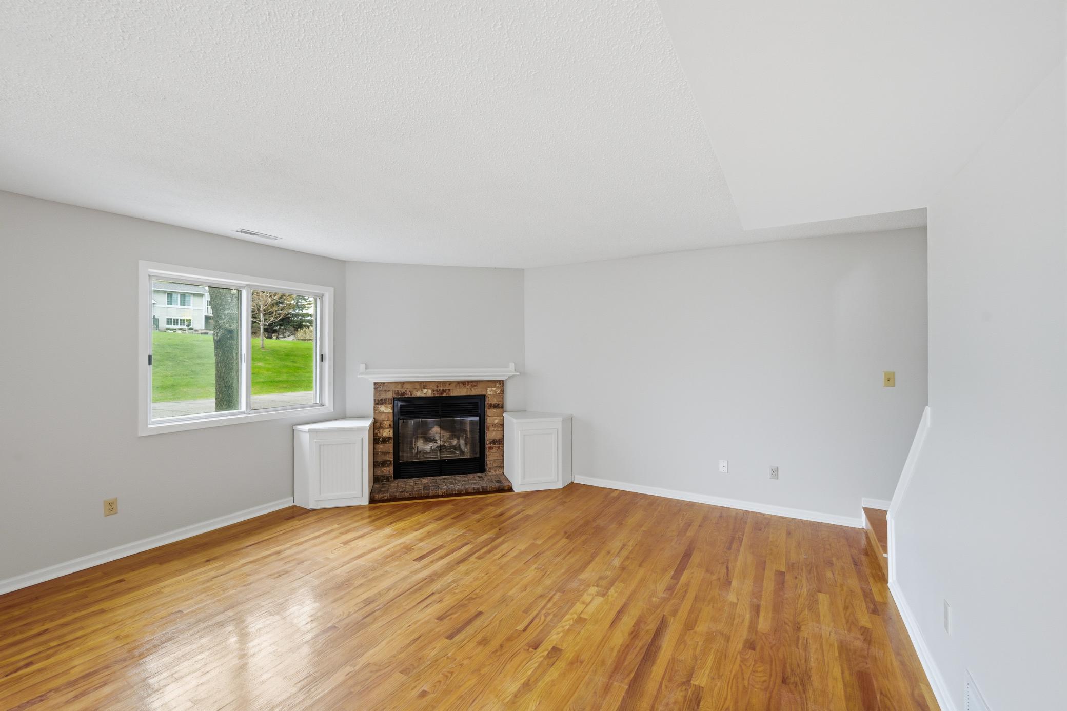 15964 Granada Avenue Apple Valley, MN 55124 - Photo 8 of 28