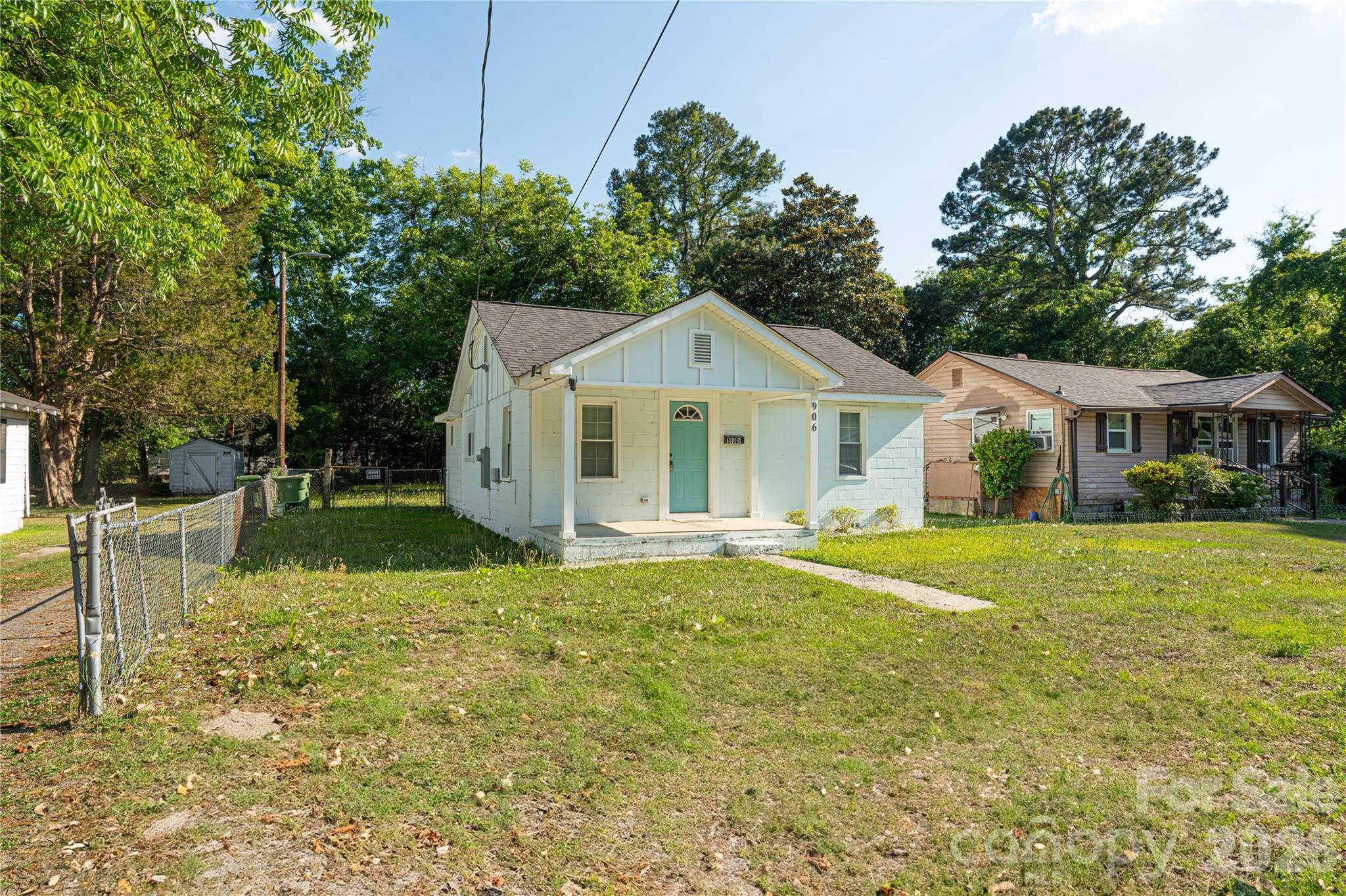 906 Gladstone Street Florence, SC 29501 - Photo 2 of 15 a front view of house with yard and green space