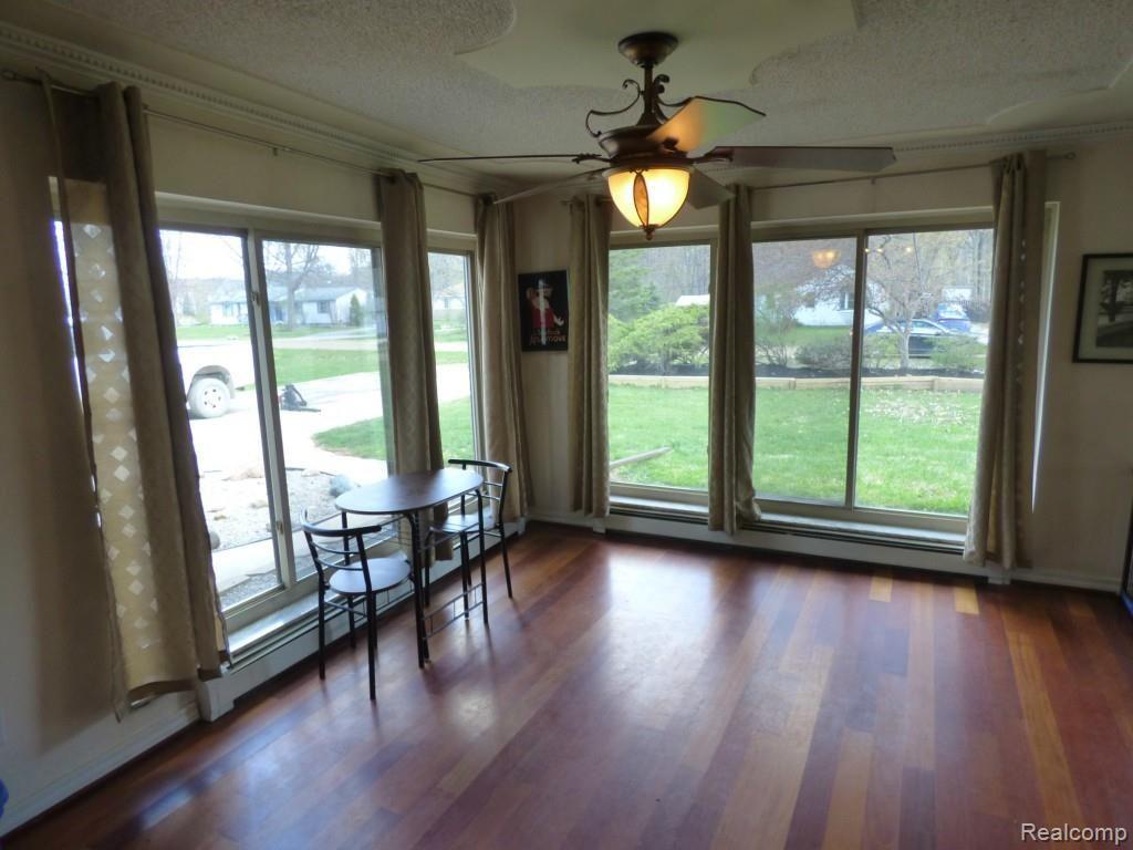 10578 Dewitt Road Belleville, MI 48111 - Photo 11 of 41 P1120413.jpg