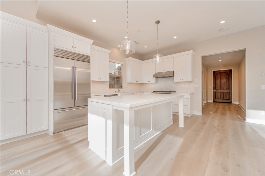 128 Rimstone Irvine, CA 92618 - Photo 4 of 35