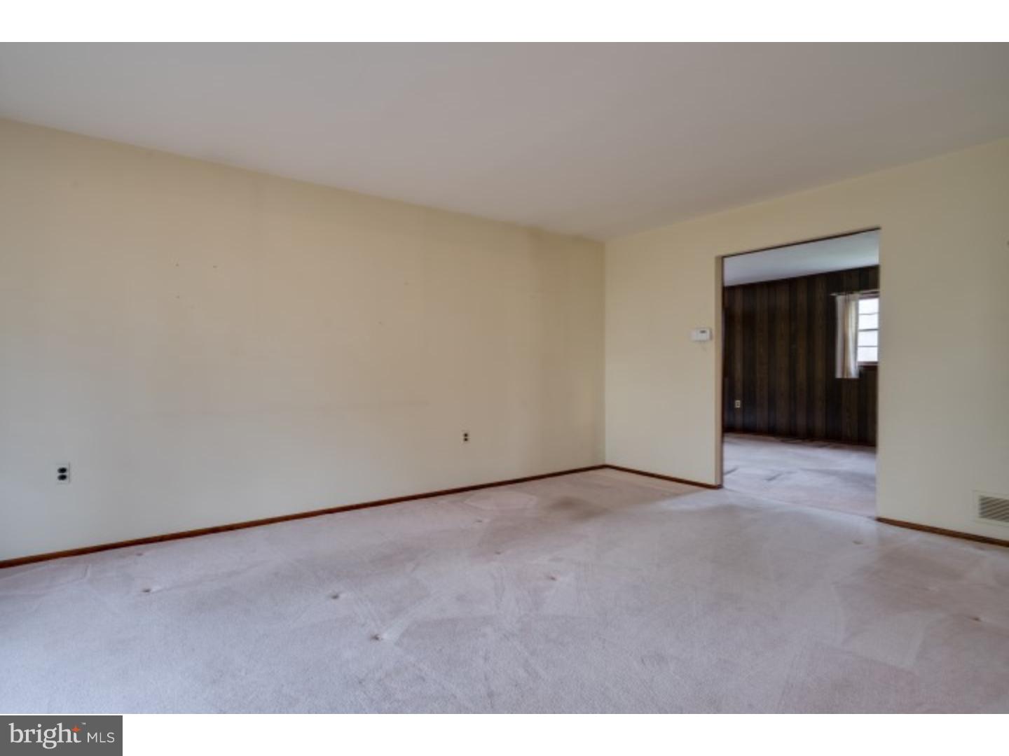 13 Weyburne Road Hamilton, NJ 08690 - Photo 4 of 25