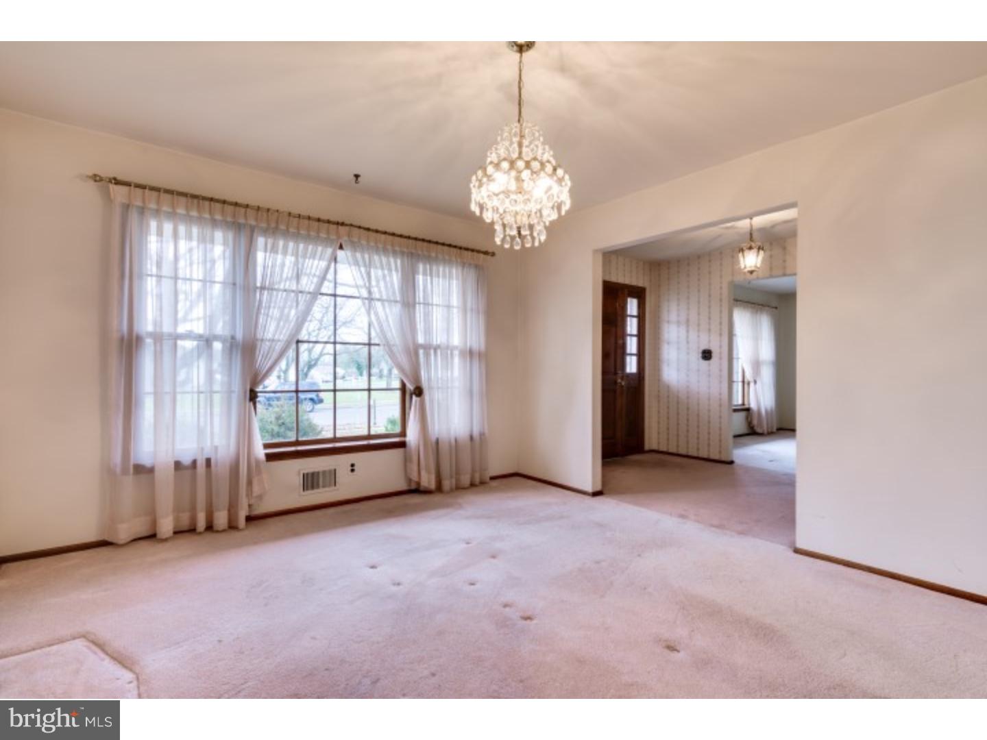 13 Weyburne Road Hamilton, NJ 08690 - Photo 9 of 25