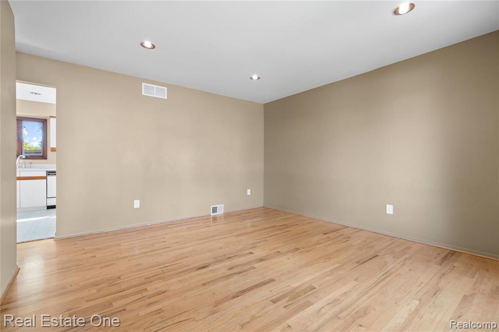 25515 Baker Street Taylor, MI 48180 - Photo 2 of 30