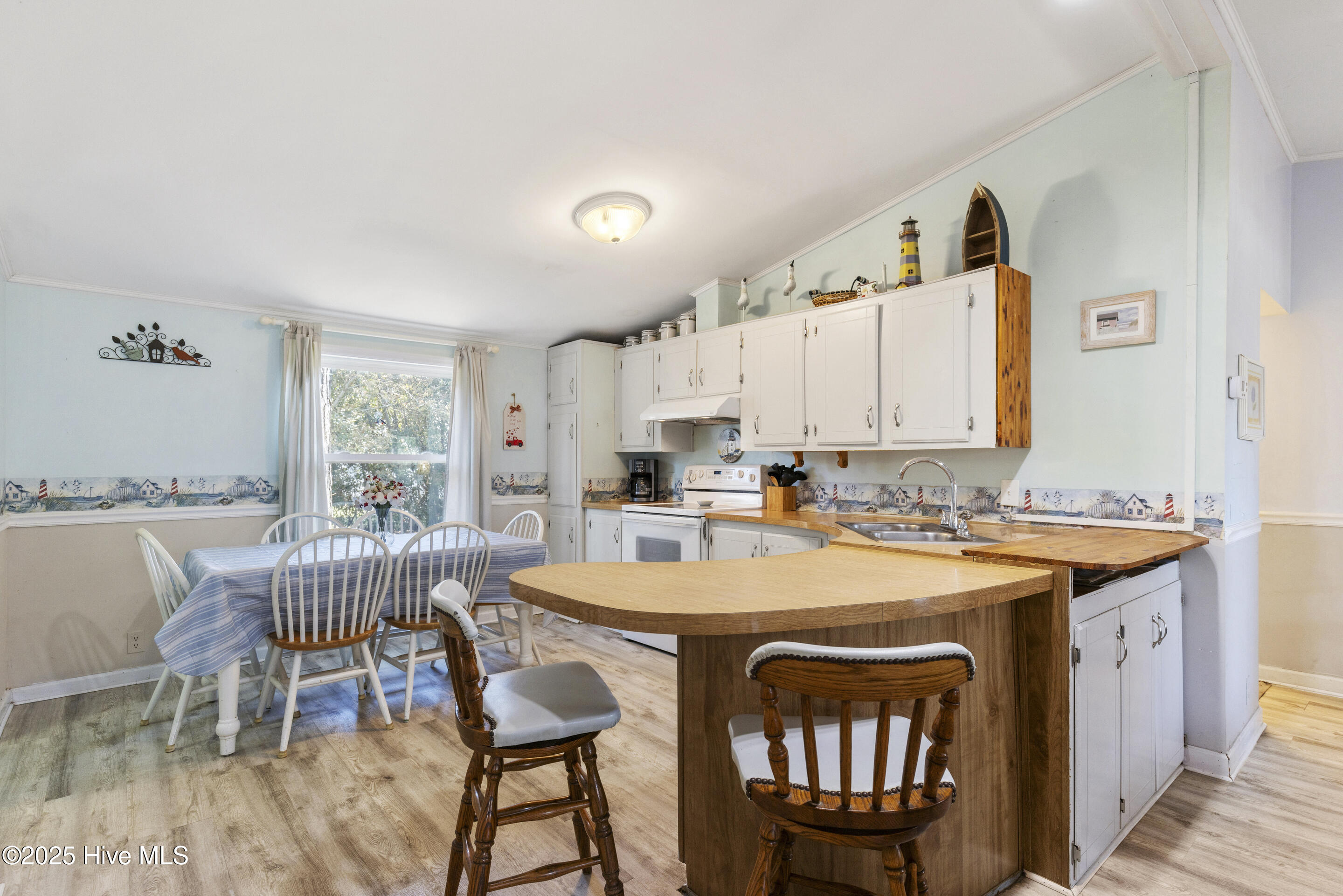 1709 Crane Road Southwest Ocean Isle Beach, NC 28469 - Photo 23 of 47 Kitchen