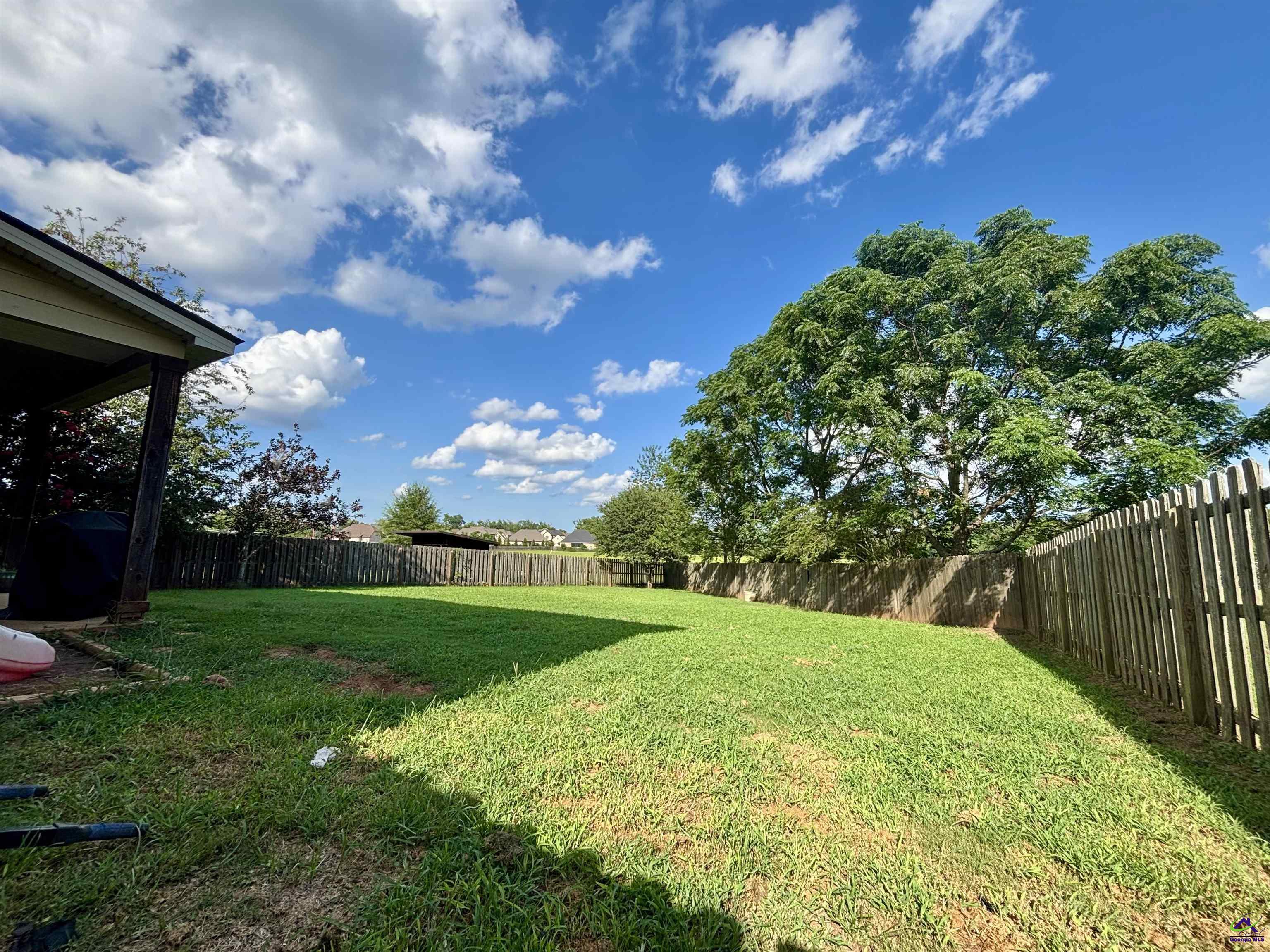 600 Post Oak Way Warner Robins, GA 31088 - Photo 48 of 50 a view of a garden with an outdoor space