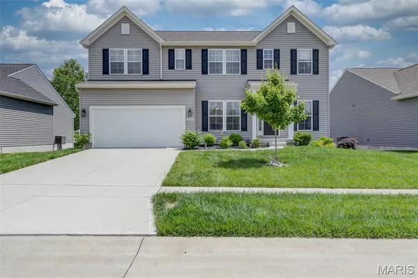 $474,900 | 207 Barrington Ridge Lane, Wentzville, MO 63385