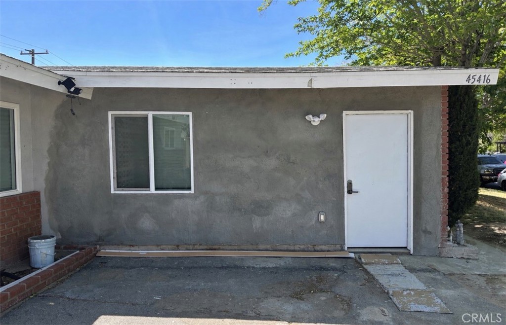 45414 Raysack Avenue Lancaster, CA 93535 - Photo 17 of 25 ADU - Separate address converted garage. Vacant.