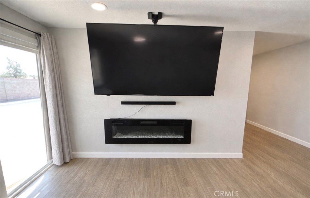 45414 Raysack Avenue Lancaster, CA 93535 - Photo 8 of 25 Main unit living room