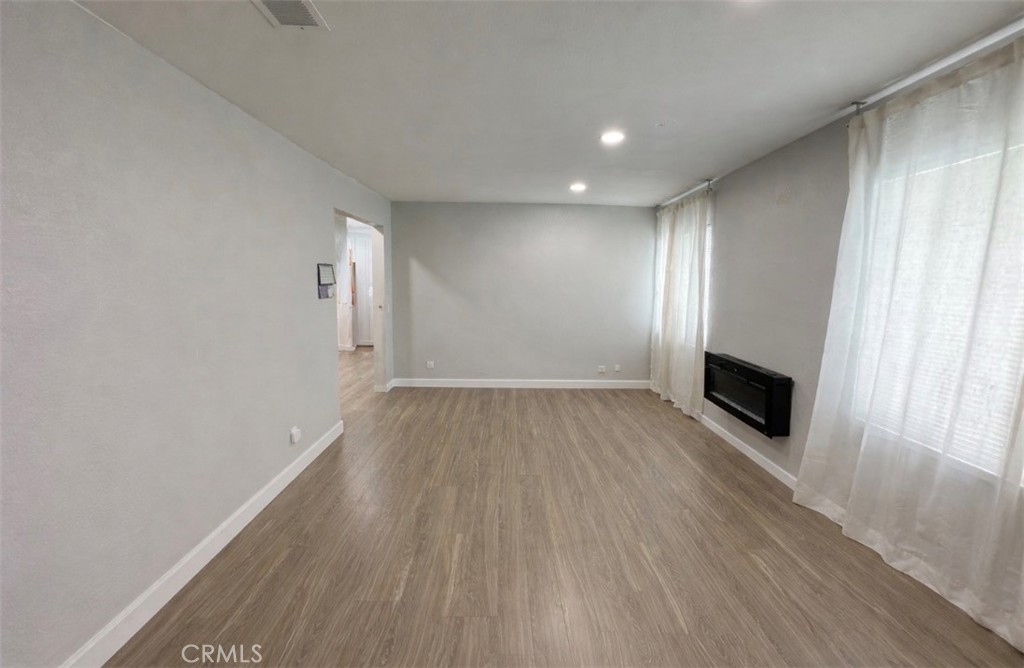 45414 Raysack Avenue Lancaster, CA 93535 - Photo 10 of 25 Main unit living room