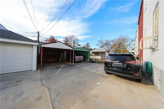 a view of a back yard of the building