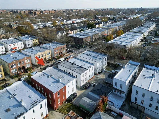 a view of a city that has lots of houses