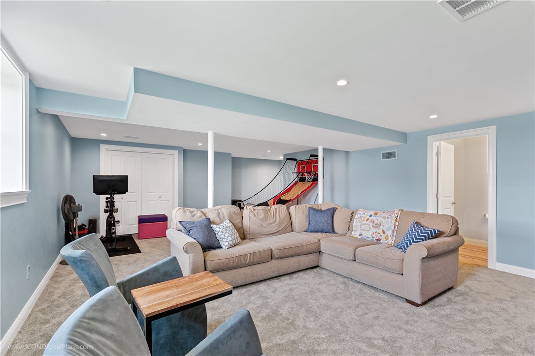 24 Coddington Highway Middletown, RI 02842 - Photo 36 of 49