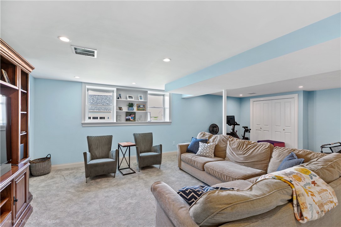 24 Coddington Highway Middletown, RI 02842 - Photo 38 of 49