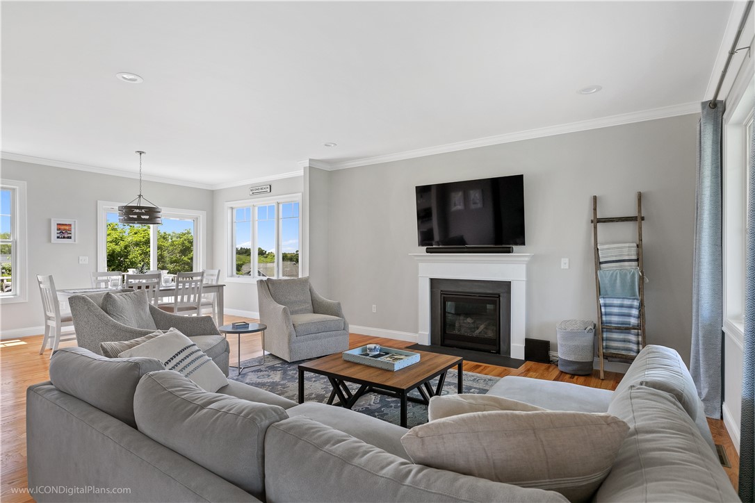 24 Coddington Highway Middletown, RI 02842 - Photo 8 of 49