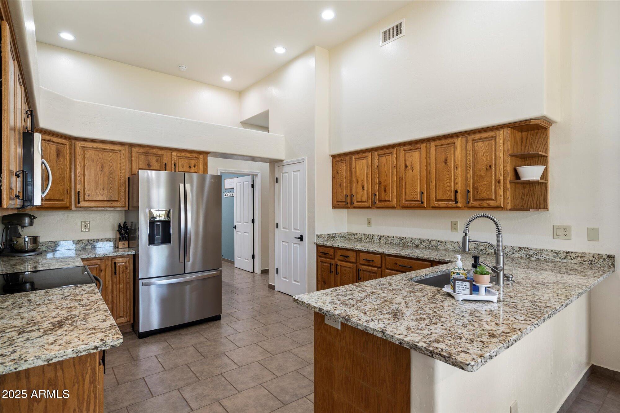 2815 West Irvine Road Phoenix, AZ 85086 - Photo 11 of 36 Newer Appliances