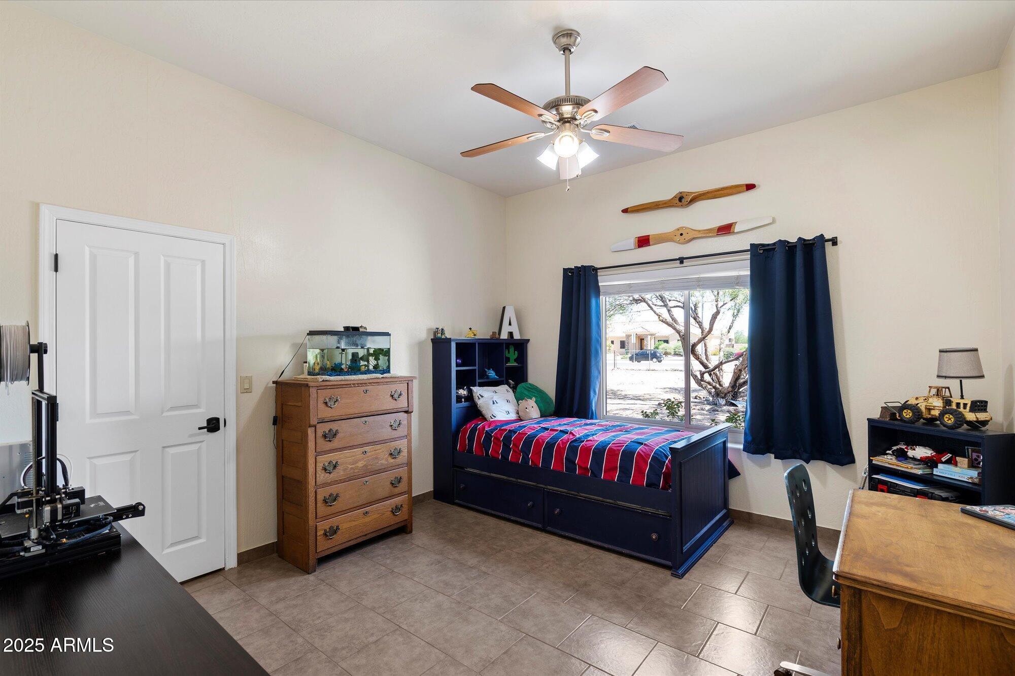 2815 West Irvine Road Phoenix, AZ 85086 - Photo 18 of 36 Spacous Guest Bedroom