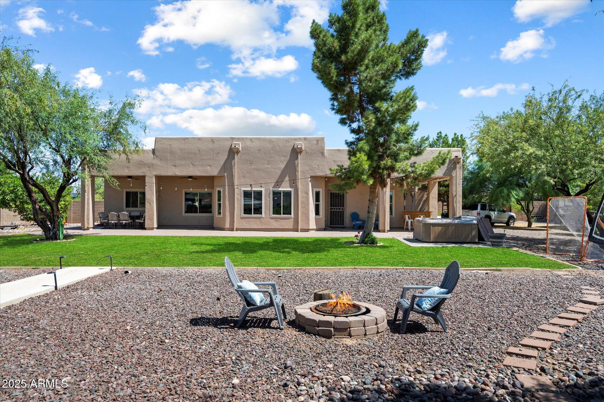 2815 West Irvine Road Phoenix, AZ 85086 - Photo 29 of 36 Chill Time
