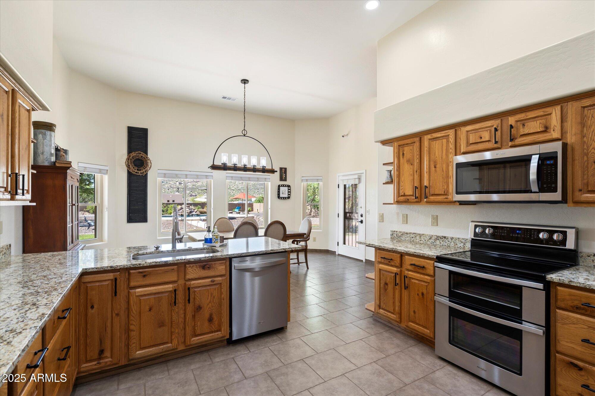 2815 West Irvine Road Phoenix, AZ 85086 - Photo 9 of 36 Kitchen