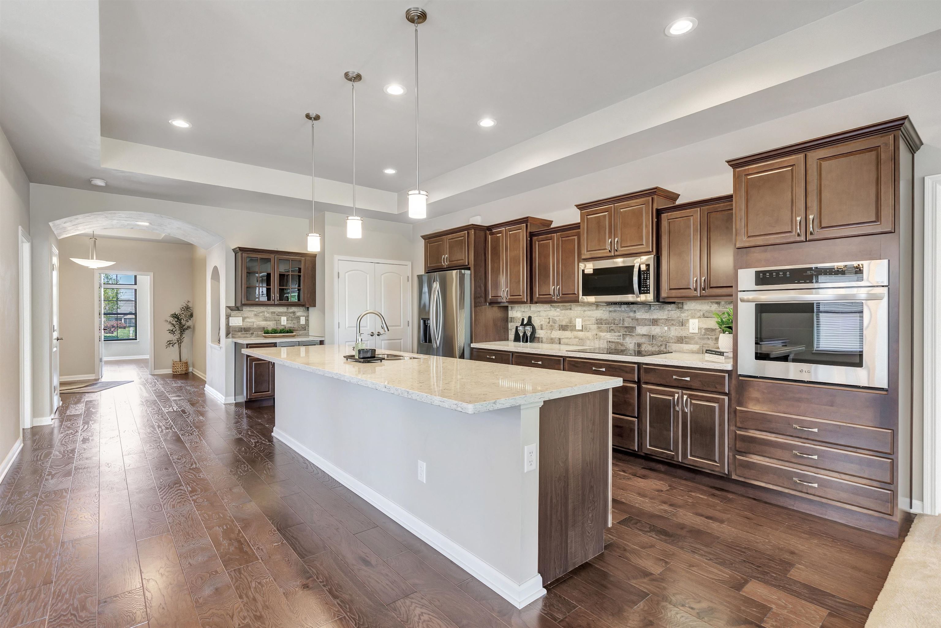 210 Bedford Road Green Bay, WI 54311 - Photo 9 of 46