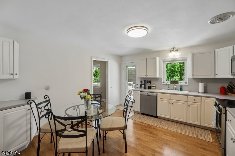 735 Radley Road Westfield, NJ 07090 - Photo 9 of 47