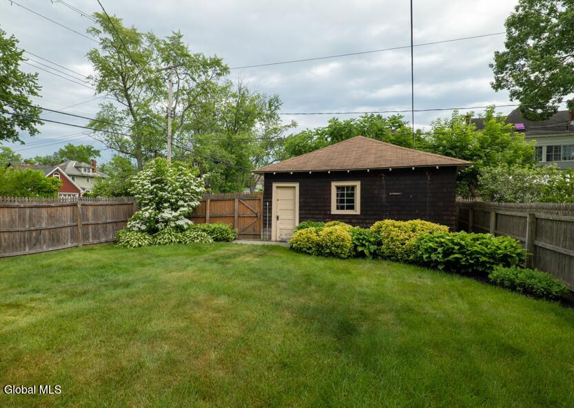 1096 Waverly Place Schenectady, NY 12308 - Photo 5 of 52 Permission photo back