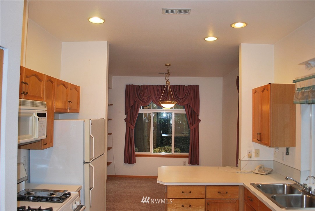 22727 4th Avenue West, Unit 105 Bothell, WA 98021 - Photo 8 of 15