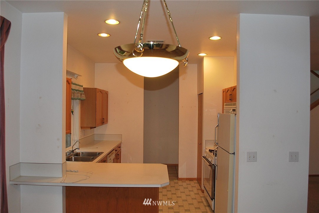 22727 4th Avenue West, Unit 105 Bothell, WA 98021 - Photo 9 of 15