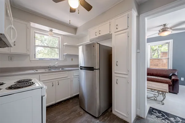 $1,100 | 415 Fairbanks Street, Unit GARAGE, Houston, TX 77009