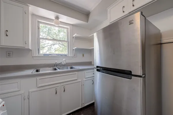 $1,100 | 415 Fairbanks Street, Unit GARAGE, Houston, TX 77009