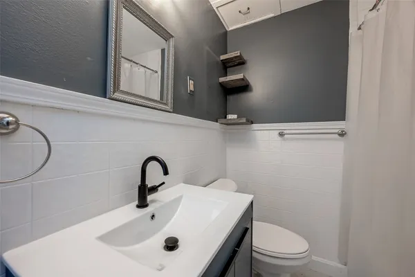 $1,100 | 415 Fairbanks Street, Unit GARAGE, Houston, TX 77009