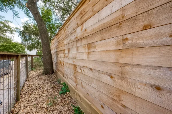 $1,100 | 415 Fairbanks Street, Unit GARAGE, Houston, TX 77009
