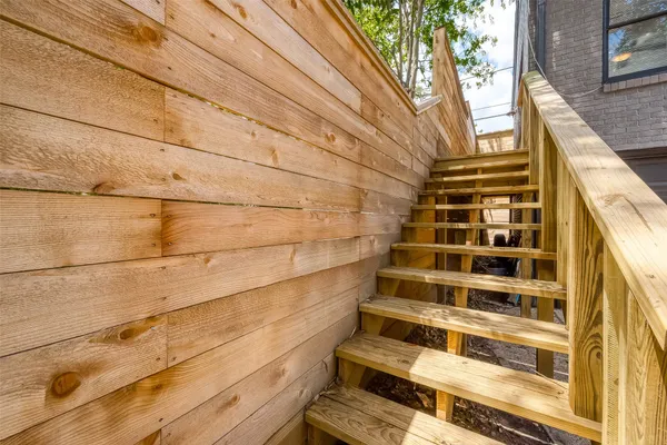 $1,100 | 415 Fairbanks Street, Unit GARAGE, Houston, TX 77009