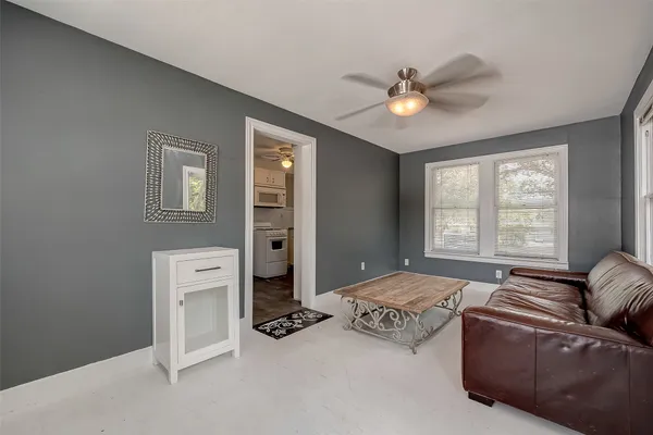 $1,100 | 415 Fairbanks Street, Unit GARAGE, Houston, TX 77009