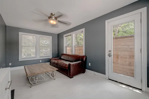 $1,100 | 415 Fairbanks Street, Unit GARAGE, Houston, TX 77009
