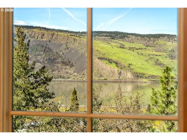 $949,000 | 855 Fifth Avenue, Mosier, OR 97040