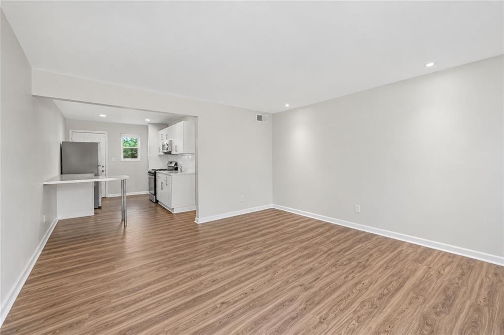 3193 East Point Street, Unit 4 Atlanta, GA 30344 - Photo 4 of 20