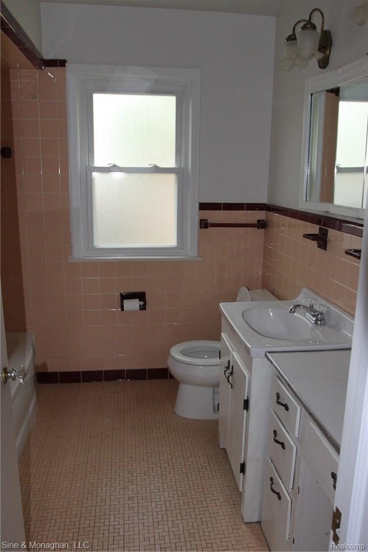 1160 Torrey Road Grosse Pointe, MI 48236 - Photo 13 of 16 IMG_4546.JPG