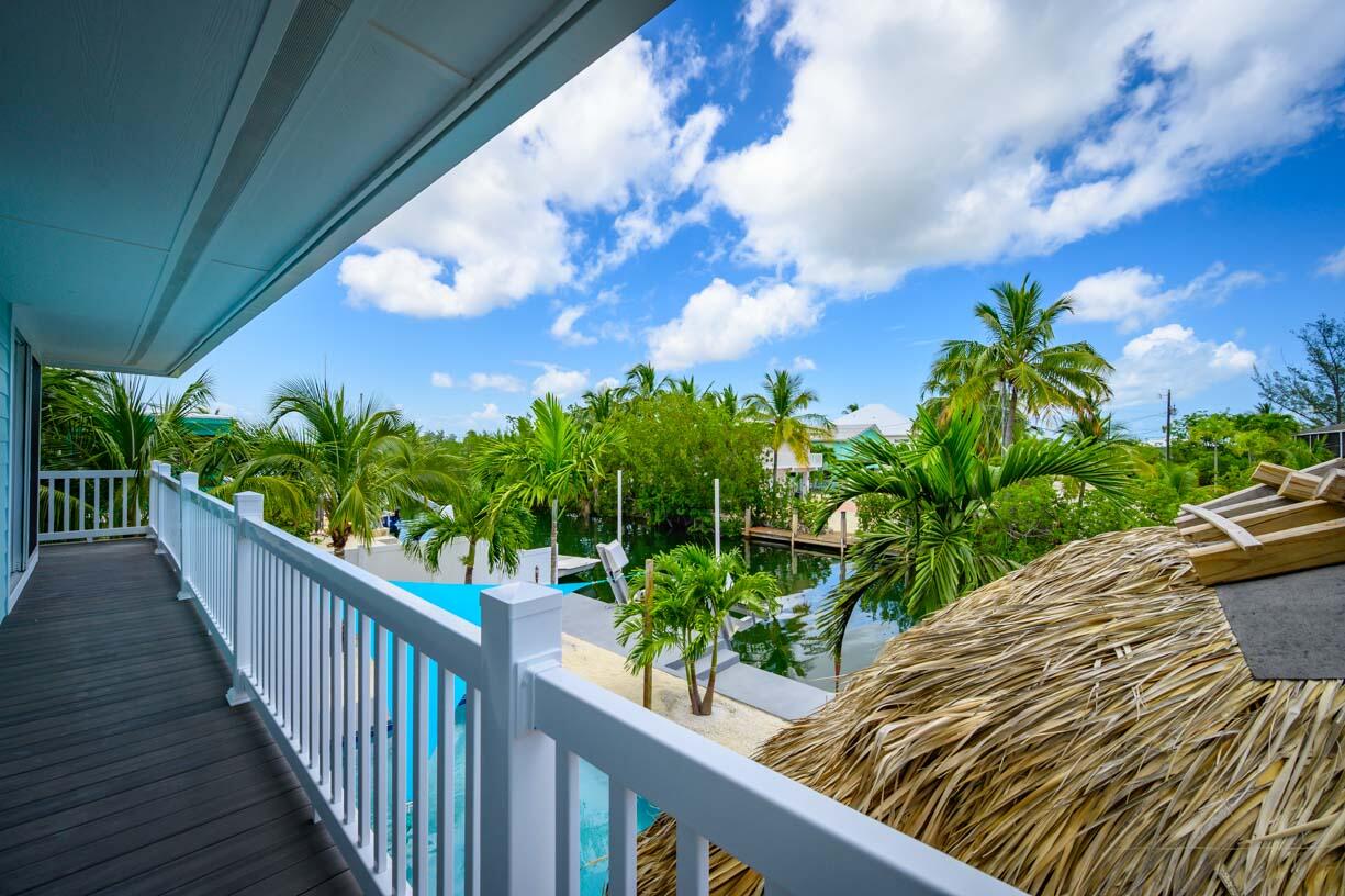 215 Blackbeard Road Summerland Key, FL 33042 - Photo 16 of 42 Porch