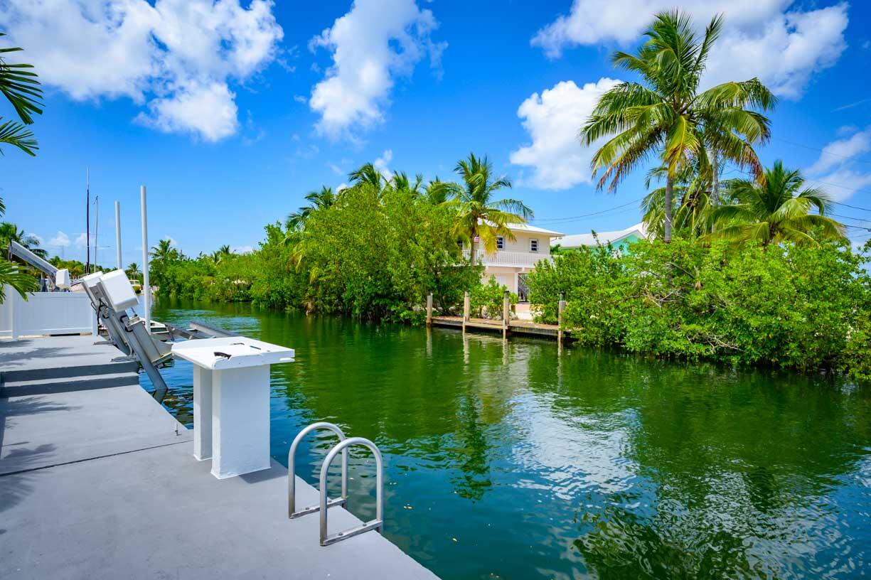 215 Blackbeard Road Summerland Key, FL 33042 - Photo 29 of 42 Seawall