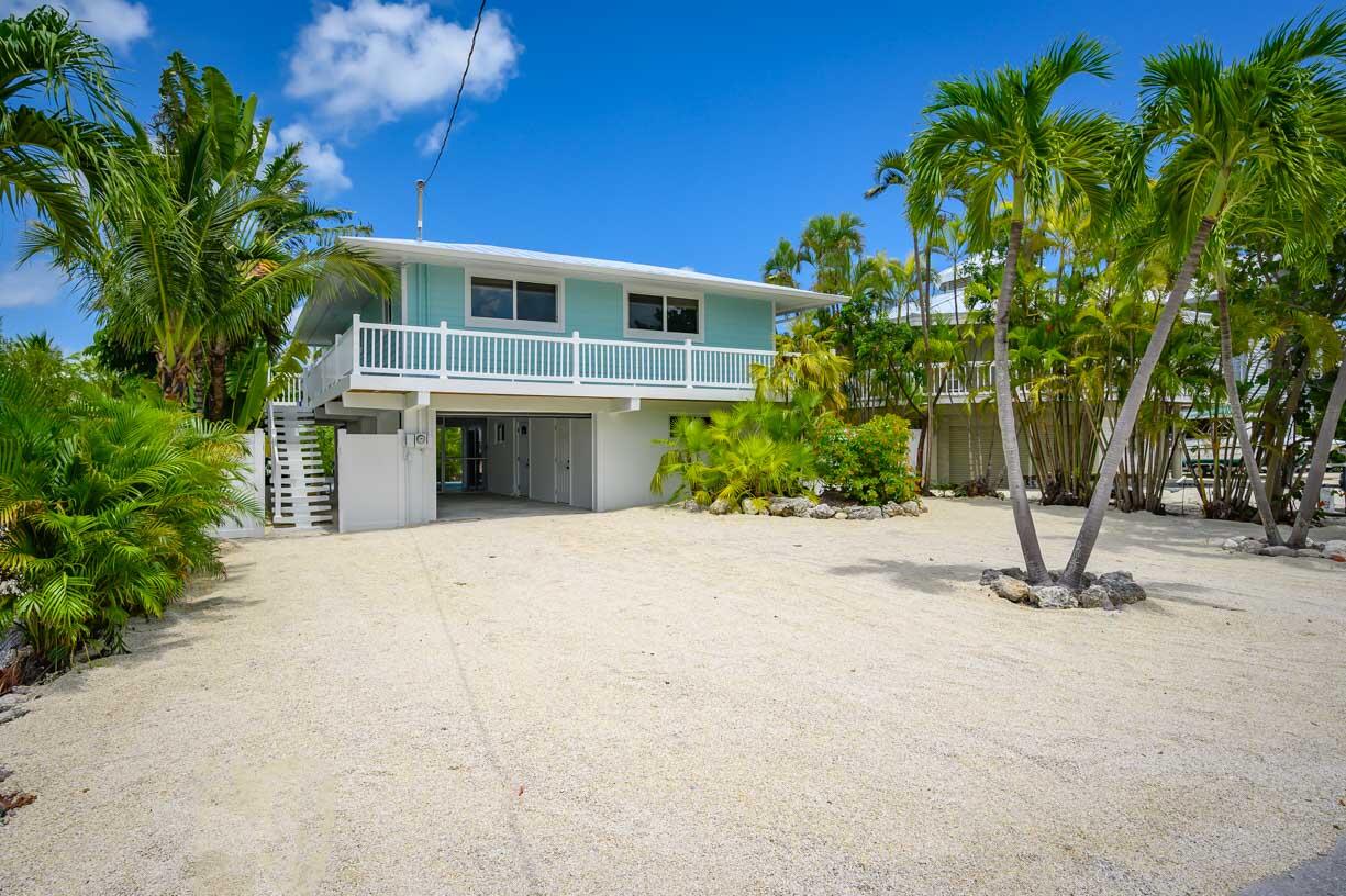 215 Blackbeard Road Summerland Key, FL 33042 - Photo 32 of 42 Front of House