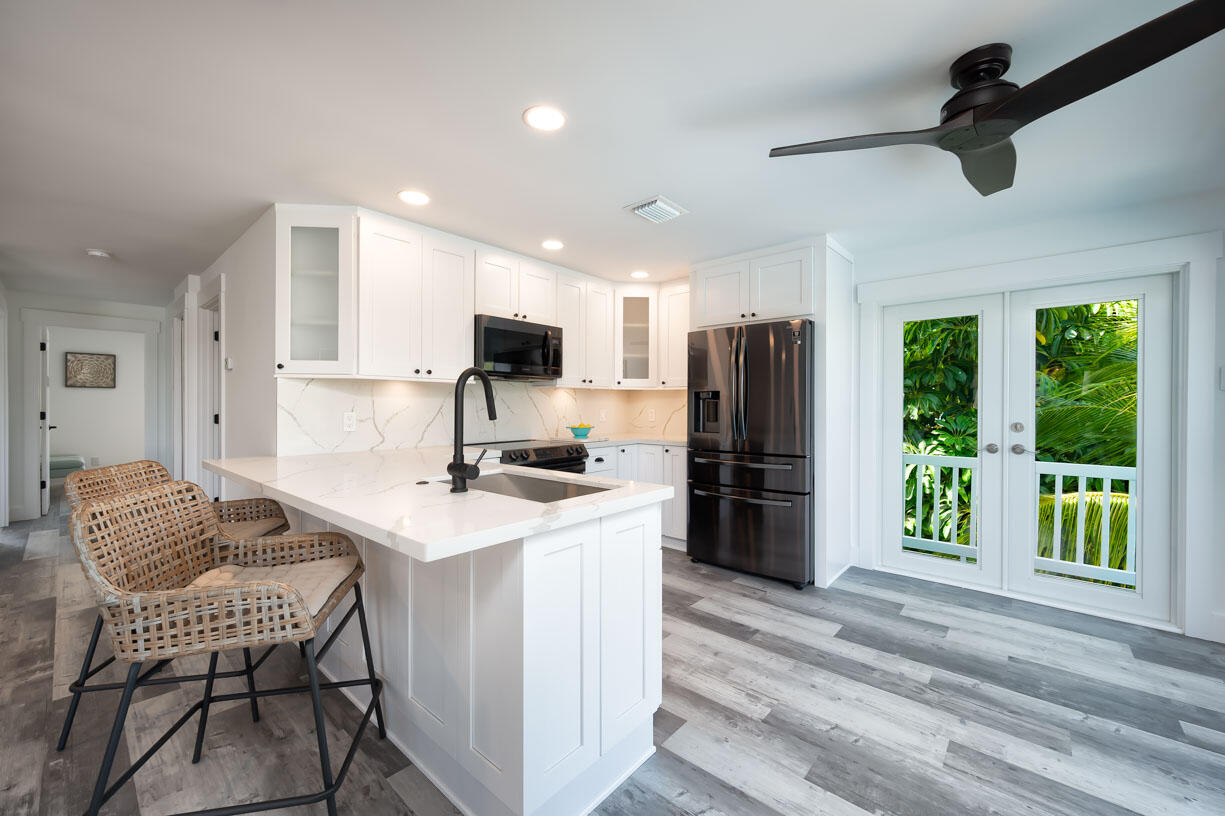 215 Blackbeard Road Summerland Key, FL 33042 - Photo 5 of 42 Kitchen