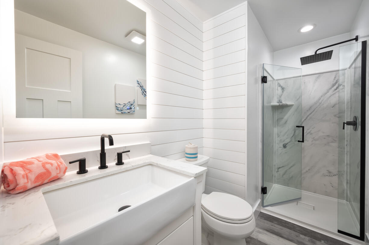 215 Blackbeard Road Summerland Key, FL 33042 - Photo 10 of 42 Bathroom