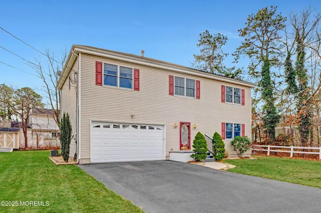 $725,000 | 732 Wellington Avenue, Toms River, NJ 08757