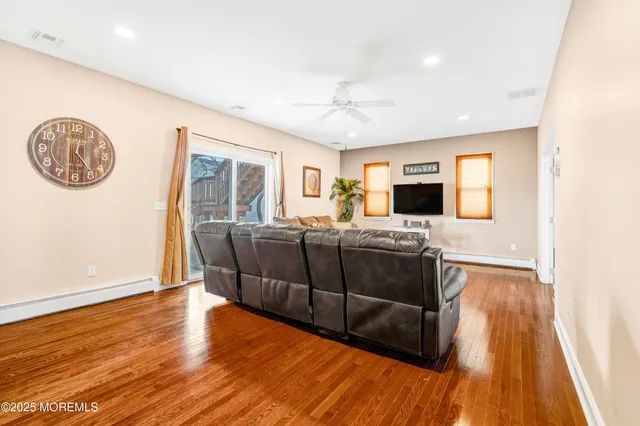 $725,000 | 732 Wellington Avenue, Toms River, NJ 08757