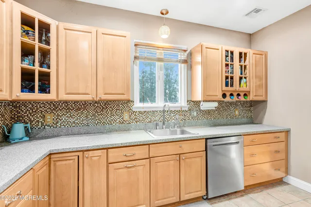 $725,000 | 732 Wellington Avenue, Toms River, NJ 08757